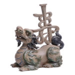 Nghê cõng chữ Thọ – men rạn cổ