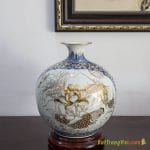 Bình hút tài lộc Cá chép tắm sen cao 28cm (vàng 18k)